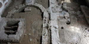 Restauro del santuario di Santa Maria del Lavello: scavo archeologico con murature antiche